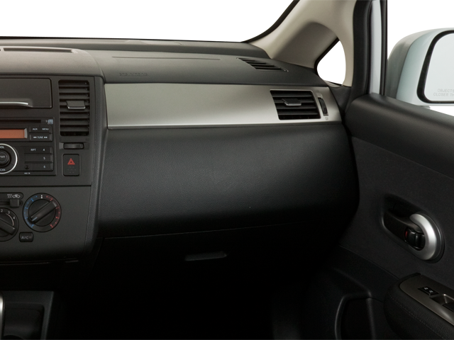 2011 Nissan Versa 1.8 SL