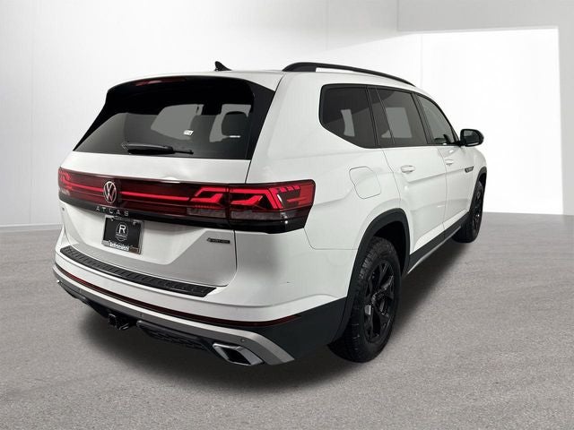 2024 Volkswagen Atlas 2.0T Peak Edition SE w/Technology