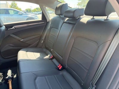 2020 Volkswagen Passat 2.0T R-Line