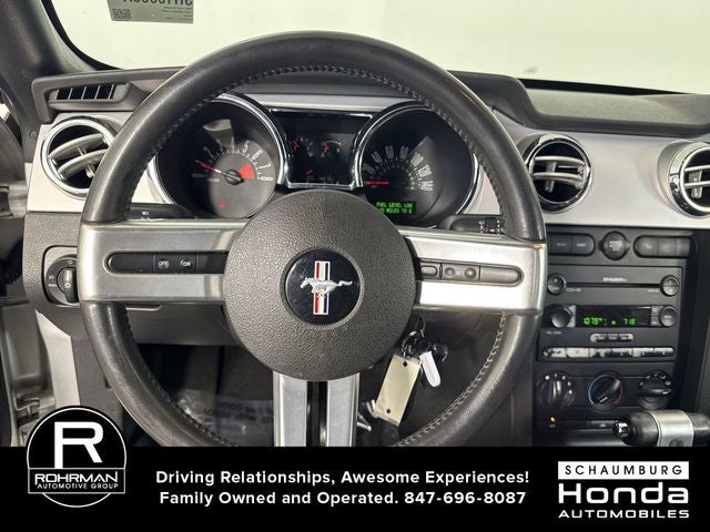 2005 Ford Mustang GT Deluxe