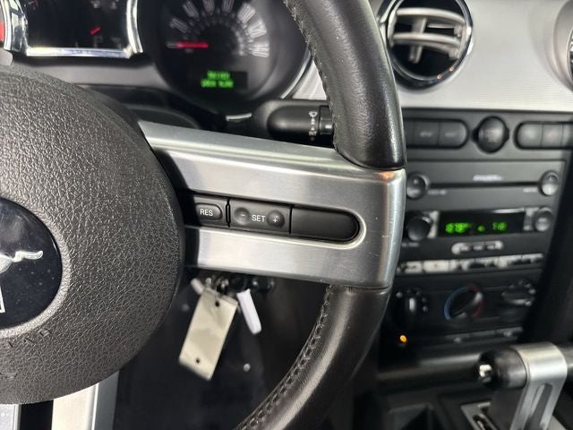 2005 Ford Mustang GT Deluxe