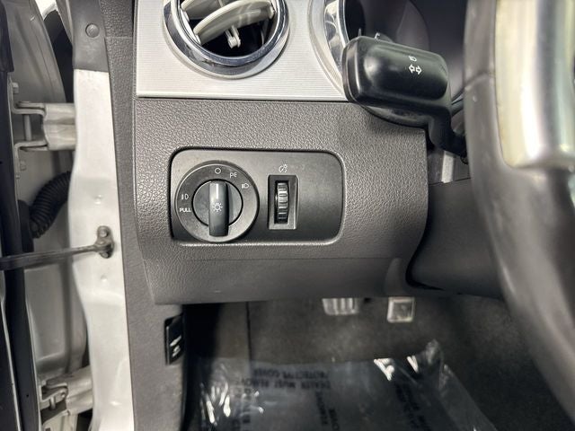 2005 Ford Mustang GT Deluxe