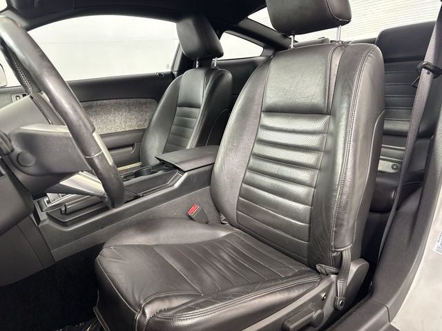 2005 Ford Mustang GT Deluxe