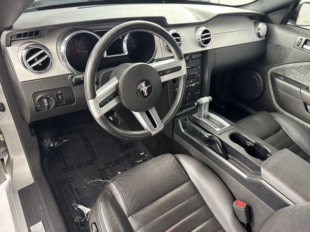 2005 Ford Mustang GT Deluxe