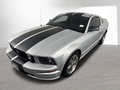 2005 Ford Mustang GT Deluxe
