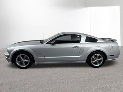 2005 Ford Mustang GT Deluxe