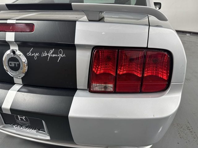2005 Ford Mustang GT Deluxe