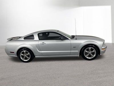 2005 Ford Mustang GT Deluxe