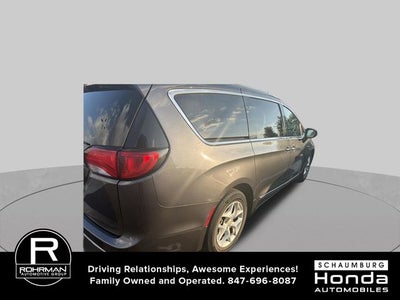 2017 Chrysler Pacifica Touring L Plus