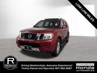 2010 Nissan Pathfinder LE