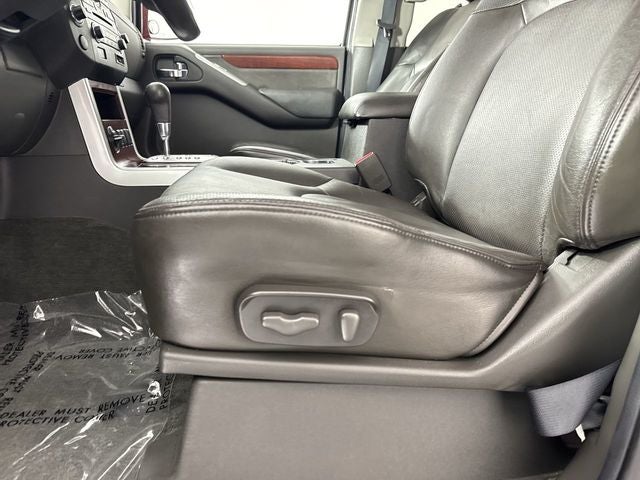 2010 Nissan Pathfinder LE