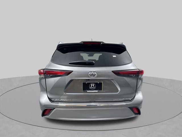 2026 Toyota Highlander Platinum