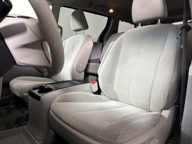 2013 Toyota Sienna LE