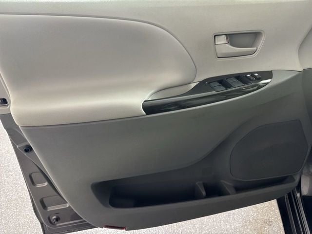 2013 Toyota Sienna LE