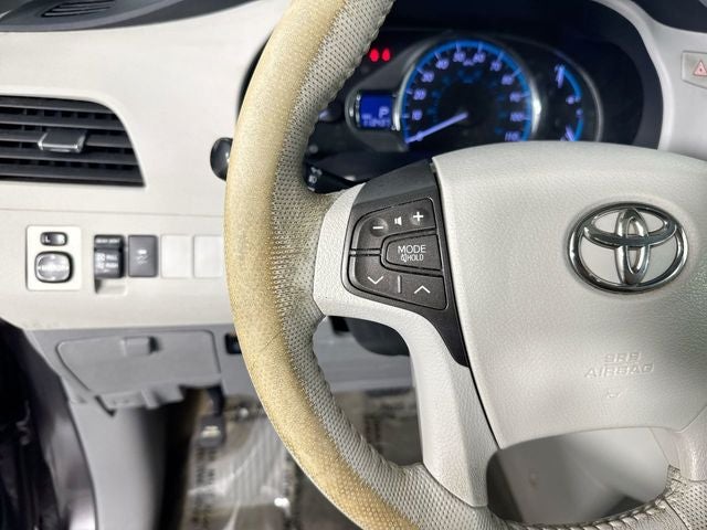 2012 Toyota Sienna XLE 8 Passenger