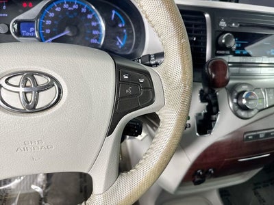 2012 Toyota Sienna XLE 8 Passenger