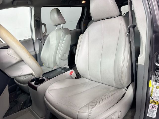 2012 Toyota Sienna XLE 8 Passenger