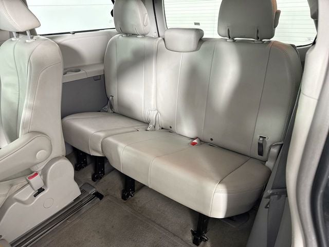 2012 Toyota Sienna XLE 8 Passenger