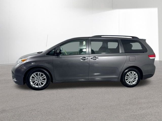 2012 Toyota Sienna XLE 8 Passenger