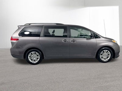 2012 Toyota Sienna XLE 8 Passenger