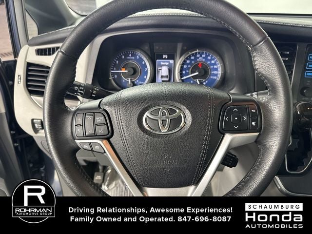 2017 Toyota Sienna XLE Premium 8 Passenger