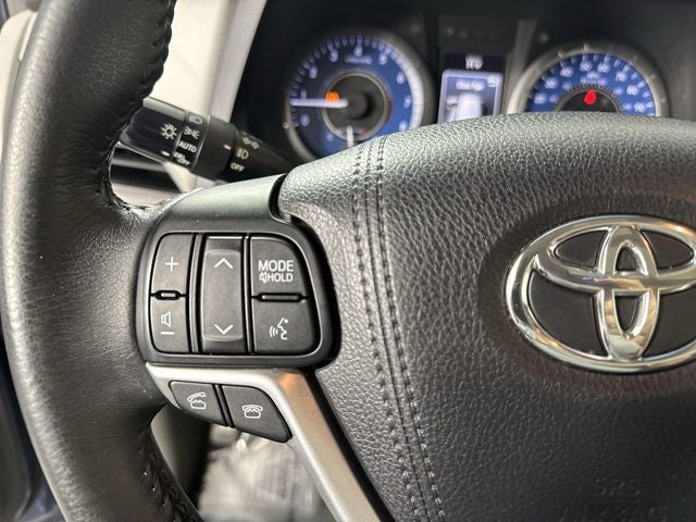 2017 Toyota Sienna XLE Premium 8 Passenger