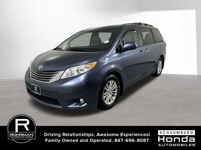 2017 Toyota Sienna XLE Premium 8 Passenger