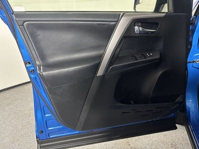 2017 Toyota RAV4 Hybrid XLE