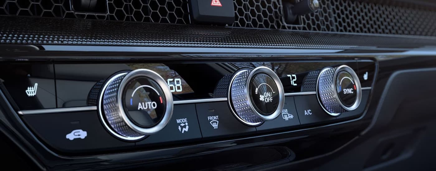 Infotainment knobs in a 2025 Honda CR-V